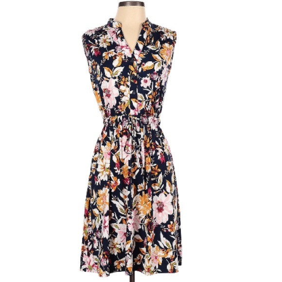 Robert Louis Dresses & Skirts - {Robert Louis} Floral MIDI Casual Dress